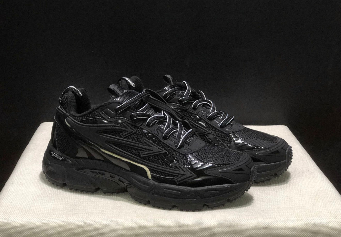 OFF WHITE NOIR