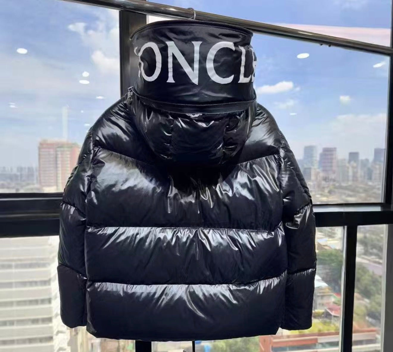 DOUDOUNE MONCLER AVEC CAPUCHE