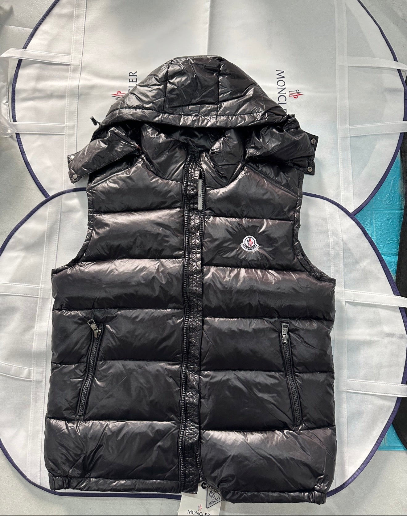 DOUDOUNE MONCLER SANS MANCHE NOIR