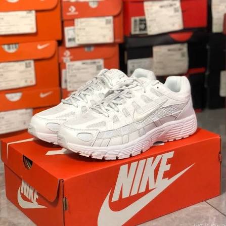 NIKE P6000
