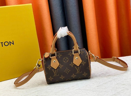 SAC LOUIS VUITTON (nano speedy)