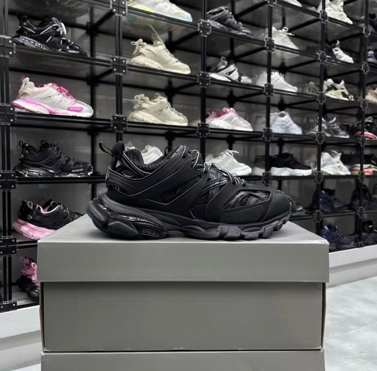 BALENCIAGA TRACK