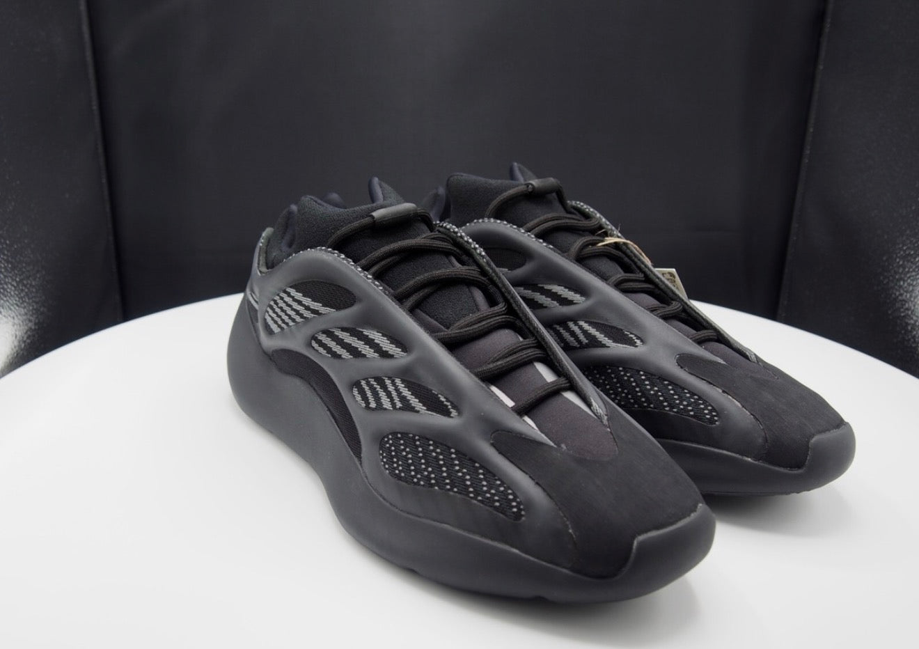 YEEZY 700 v3